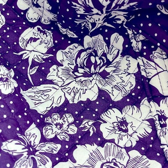 Vera Bradle Purple /White Rain Garden Travel Duffel 23x11x10D NWT - Picture 10 of 11